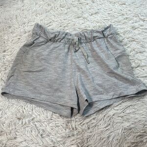 Lululemon On The Fly Short *2.5" Wee Are From Space Nimbus Battleship
